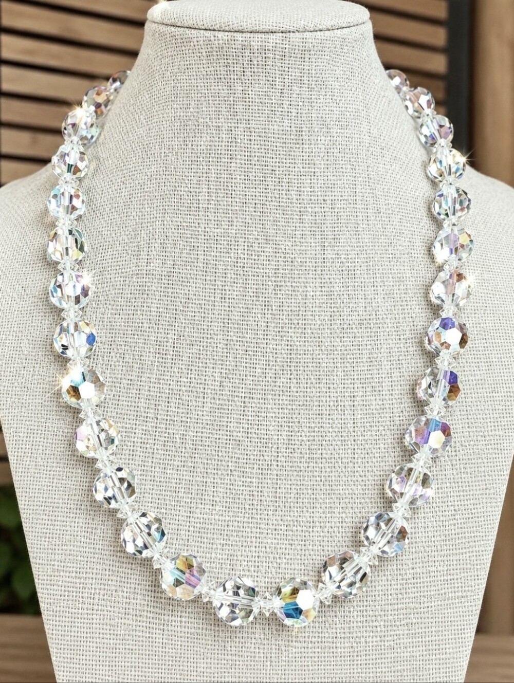 Heavily Faceted Vintage Aurora Borealis Clear Crystal Single Strand Necklace EUC